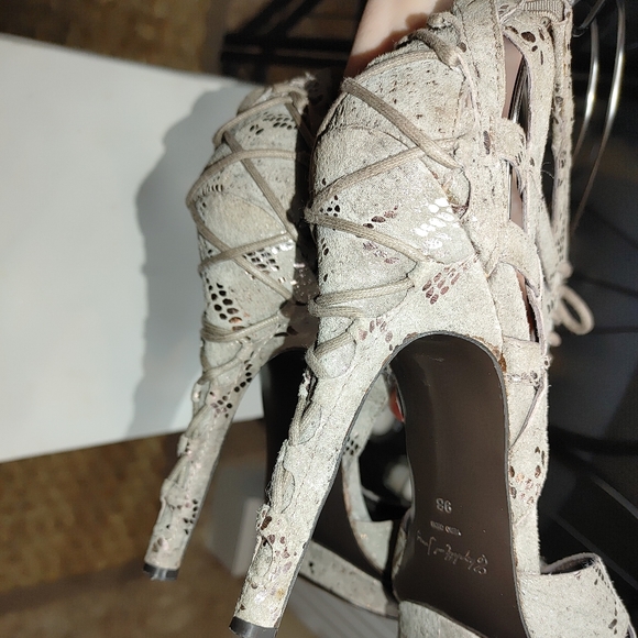 Elizabeth and James Stage Corset Gray/Gold Suede Heels 9B - Picture 9 of 11